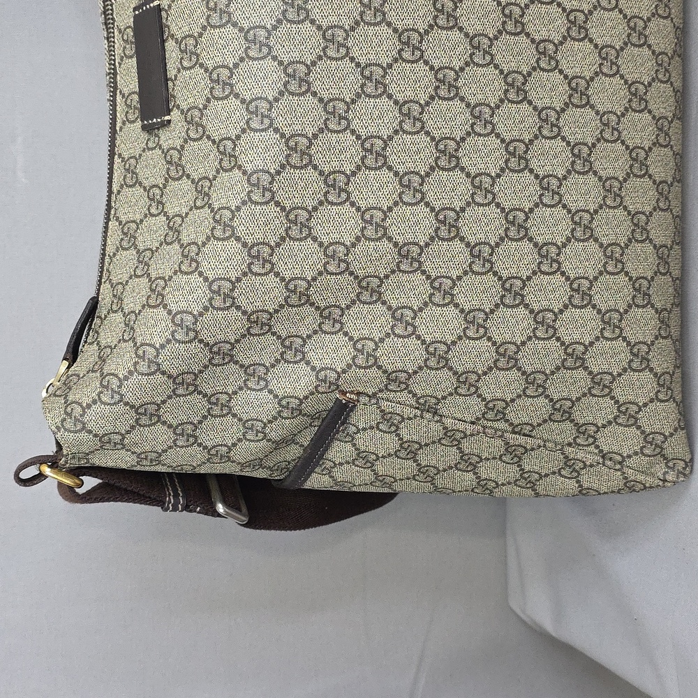 ✨️GUCCI GG Supreme Diaper Messenger Bag - Picture 3 of 16